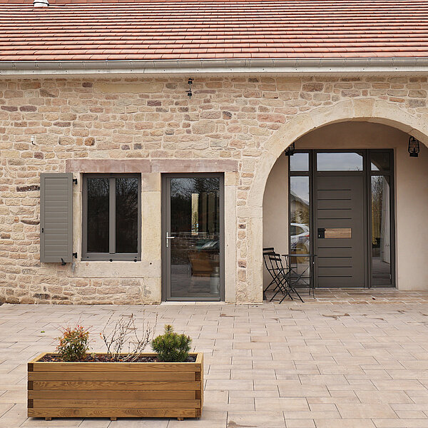 Quand opter pour du sur-mesure : contraintes architecturales et besoins spécifiques à Antibes