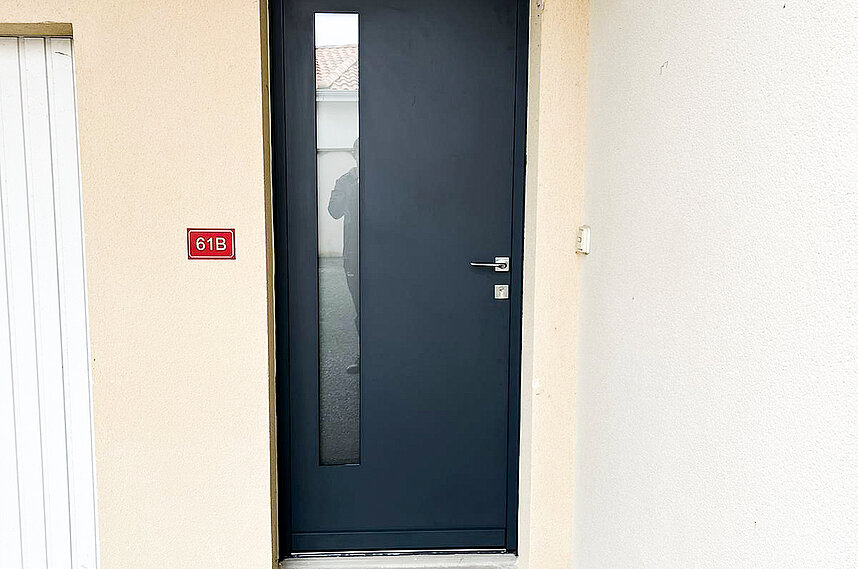 Porte en aluminium Saint-Caprais-de-Bordeaux