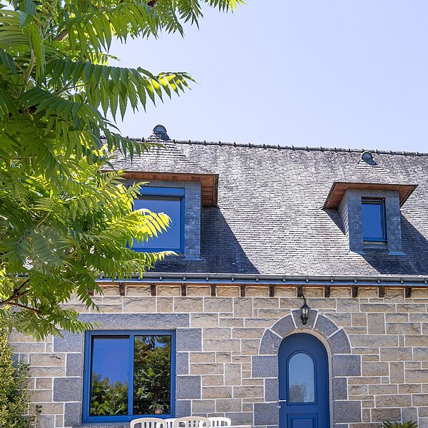 Menuiseries en aluminium bleu