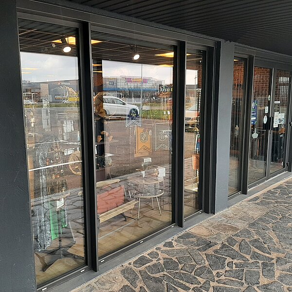 Confiez votre projet à CC MENUISERIE, votre expert Art & Fenêtres à Challes-les-Eaux !