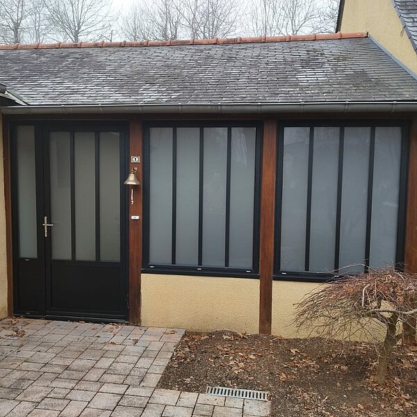 Porte d'entrée en aluminium