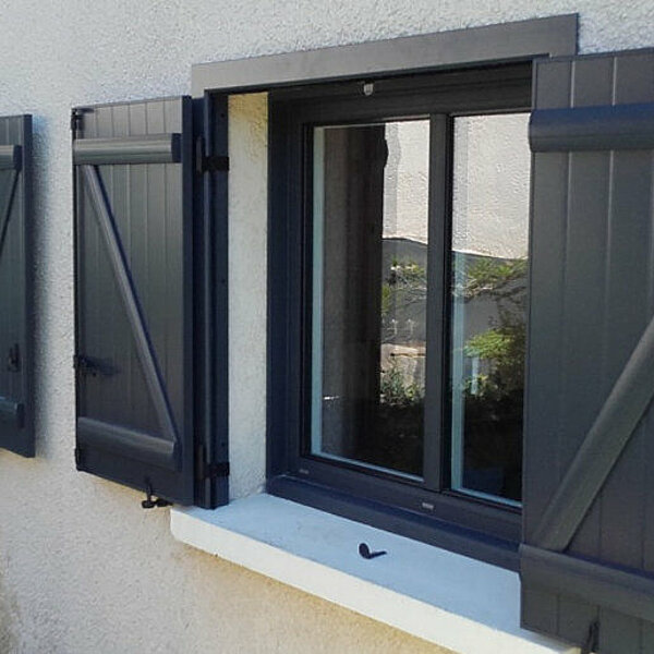 Choix d’un volet dans l’Hérault : le charme traditionnel des volets battants