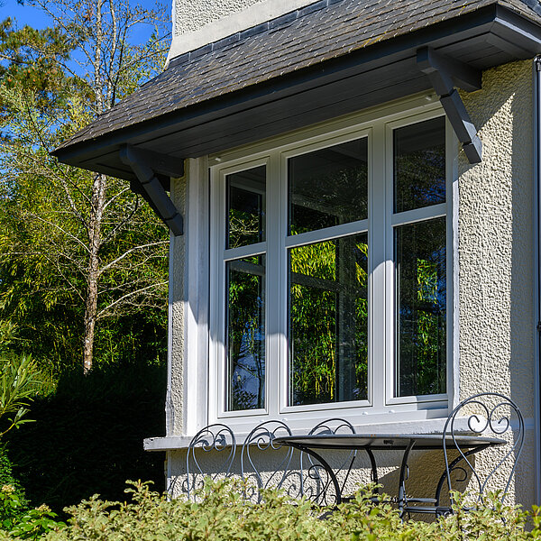 Fenêtre en alu en Isère ou fenêtre en PVC ? LUDILUX - Art et Fenêtres vous accompagne