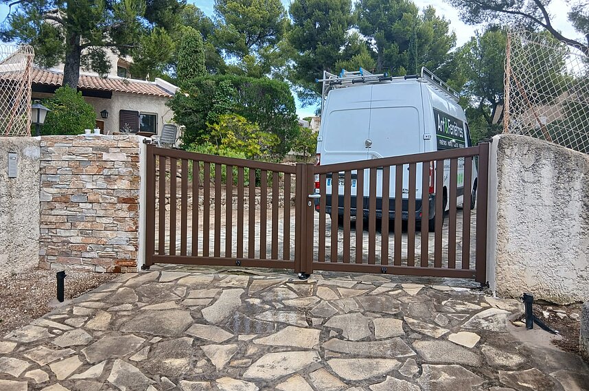 PORTAIL ALUMINIUM " NORFOLK 2 " BRUN SEPIA