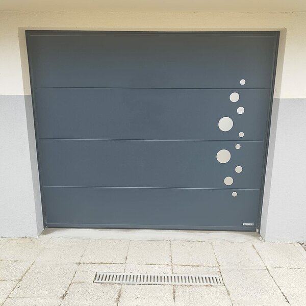 Porte de garage refoulement plafond