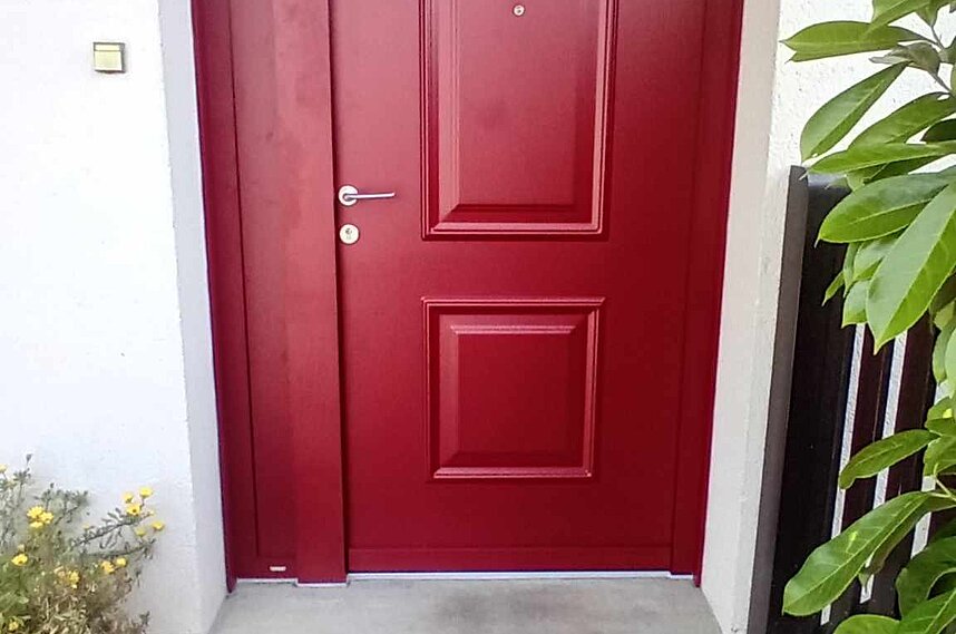 Installation de porte d'entrée Monalu et de porte de garage