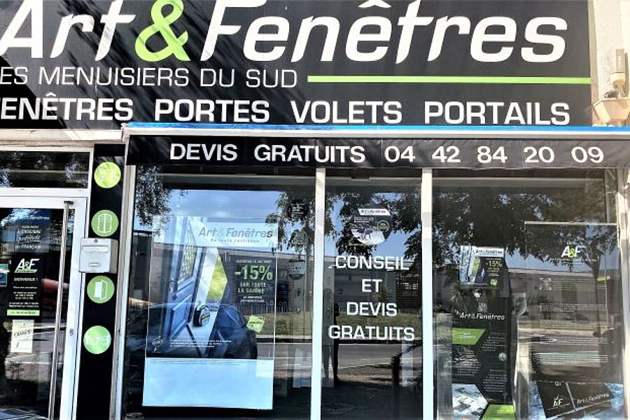 Présentation des commerciaux, Charles, Jeffrey Directeur commercial, Marjorie notre nouvelle commerciale et Marie. - 0