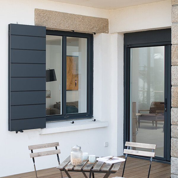 Volets anthracite « tendance » ou blancs : comment choisir ?