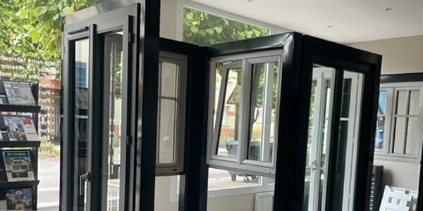 Magasin Art & Fenêtres Voisins - 2