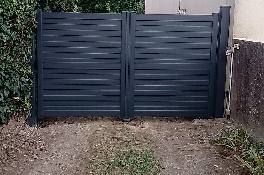 Pose d'un portail alu "Bounty 2"(avant/après)