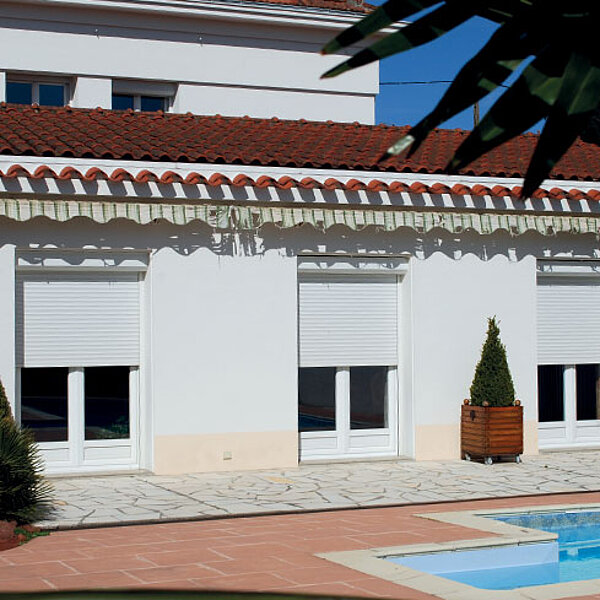 AFA Menuiseries : installation de volets roulants près d’Arcachon