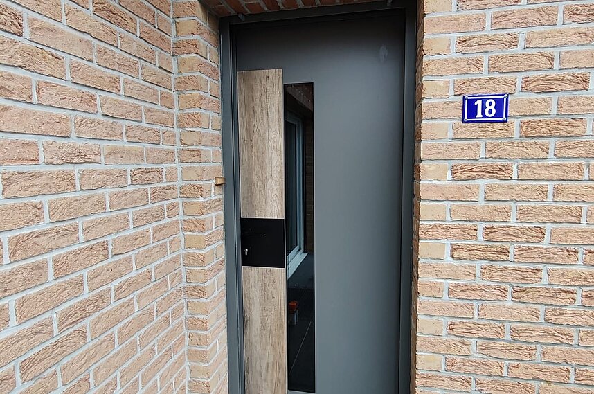 Porte d'entrée aluminium