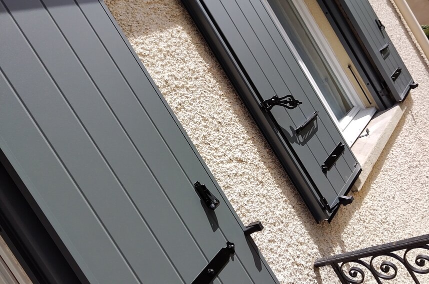 VOLETS BATTANTS LUCIA