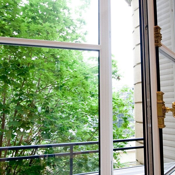 Entretenir et prolonger la durée de vie de vos menuiseries à Angers