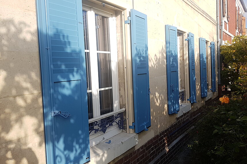 Volets battants précadre