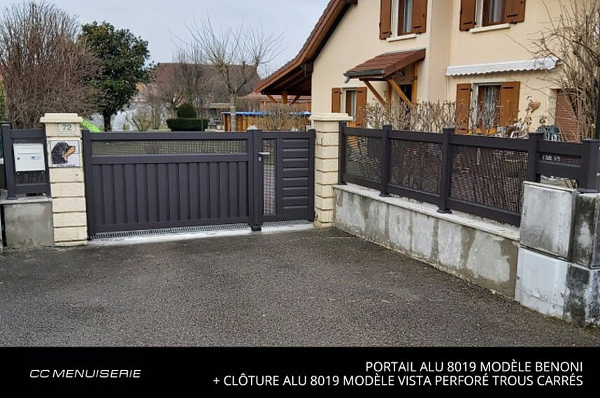 Portail ALU 8019 Modèle Benoni + Clôture Alu 8019 Modèle Vista Perforé Trous Carrés