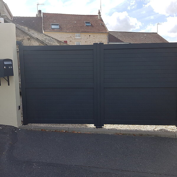 Portail en alu dans le Maine-et-Loire : nos 3 conseils avant un changement