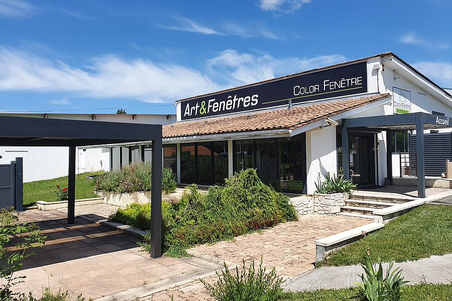 Showroom à Saint Quentin de Baron - 0