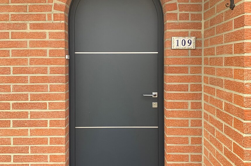 Porte d'entrée aluminium modèle Ligne