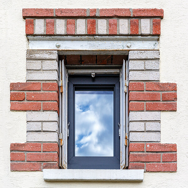Découvrez comment personnaliser votre fenêtre pour bien l’intégrer au patrimoine architectural dans les quartiers anciens de Cergy