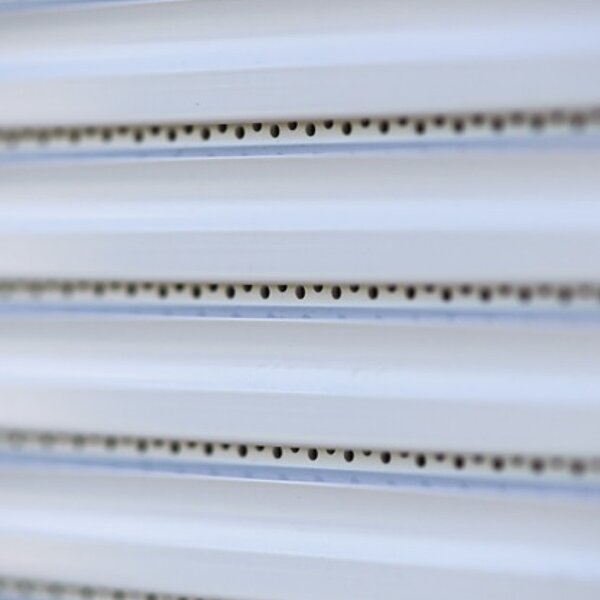 Volet roulant à lames bioclimatiques