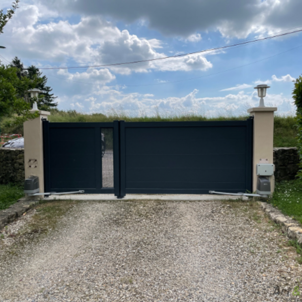 Changer son portail : comment choisir le modèle adapté à votre propriété