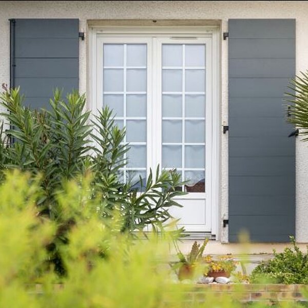 Améliorer son isolation phonique à Montrouge grâce aux volets