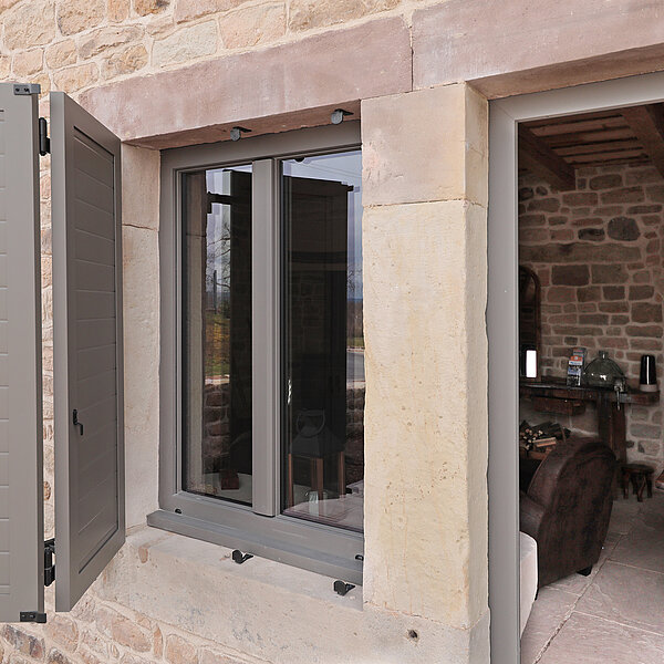 Quel volet choisir : alu ou PVC, à Bordeaux ?