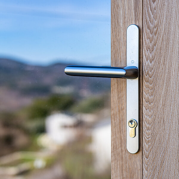 Porte-fenêtre à Nantes : les tendances actuelles pour un intérieur moderne et lumineux