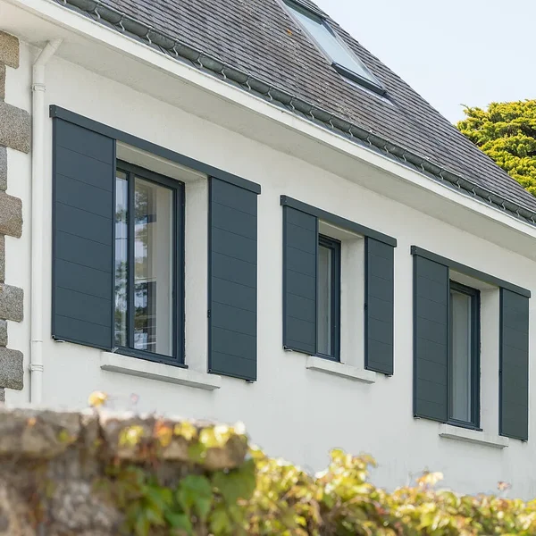 Rénovez votre maison à Roanne avec des volets sur mesure performants