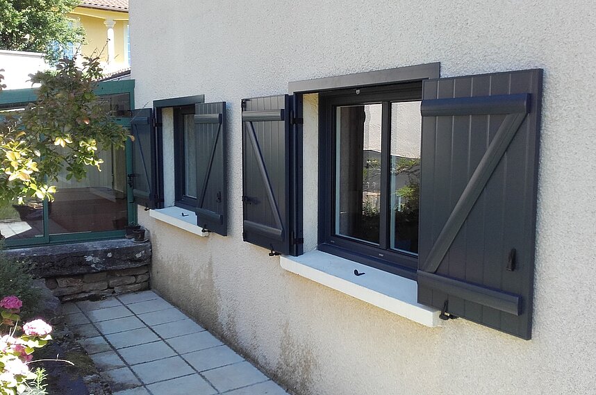 Rénovation de volets battants en aluminium à Fabrègues