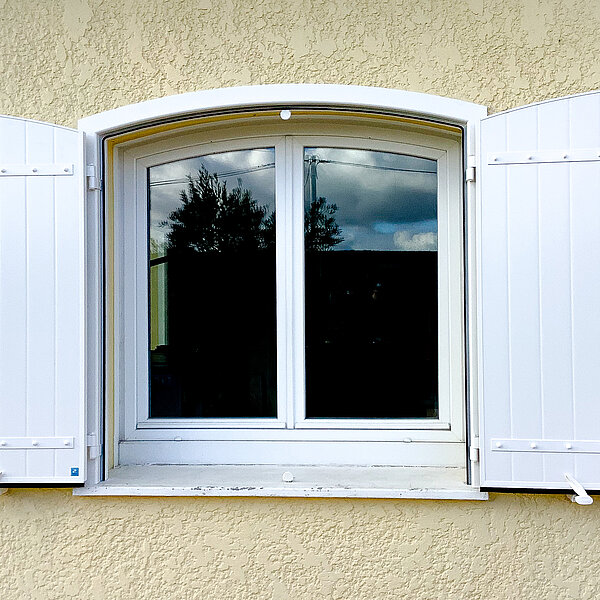 Volet battant en Gironde ou volet coulissant ?