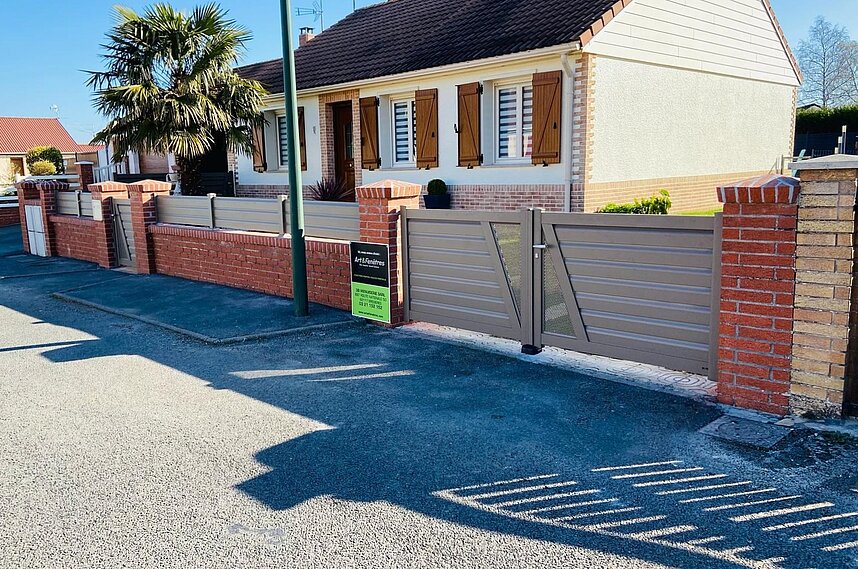 Portail, portillon et cloture aluminium gris beige