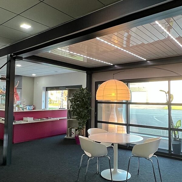NOUVELLE PERGOLA INSTALLÉE AU SHOW ROOM DE RENNES