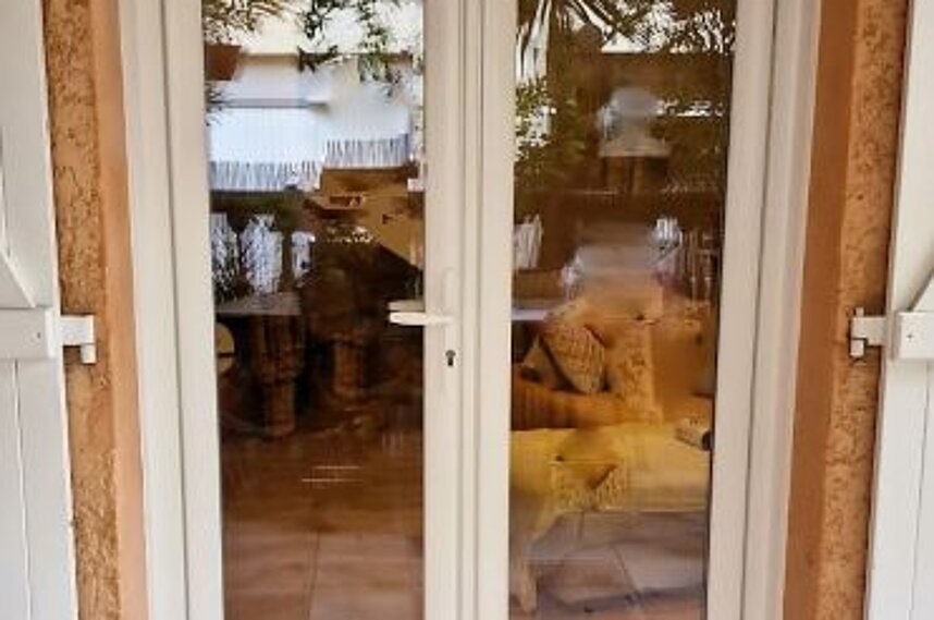 Pose d'une porte fenêtre et une fenêtre