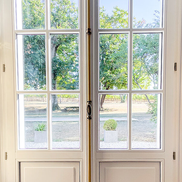 Fenêtres en bois : le choix naturel pour votre maison à Coutras