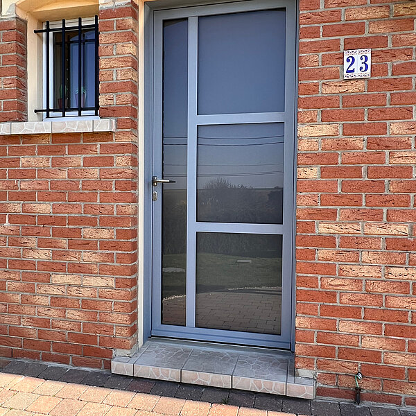 L’esthétisme de l’alu pour votre porte d’entrée à Rethel