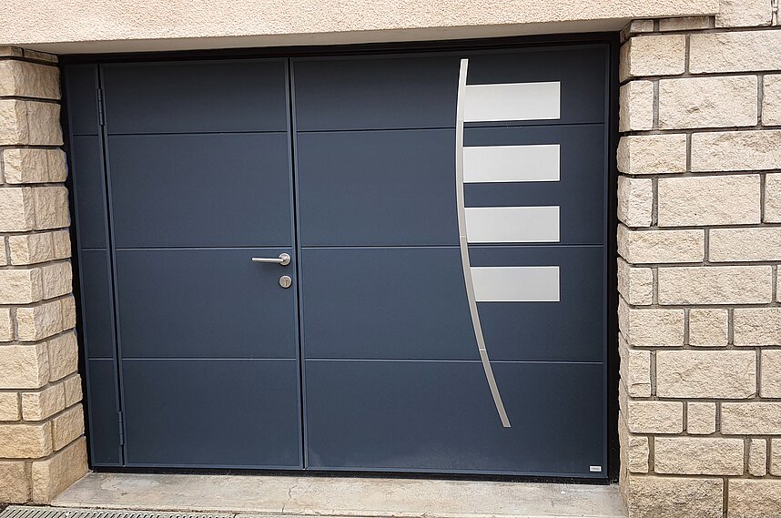 Rénovation d'une porte de garage basculante Wedoor à Balaruc les Bains
