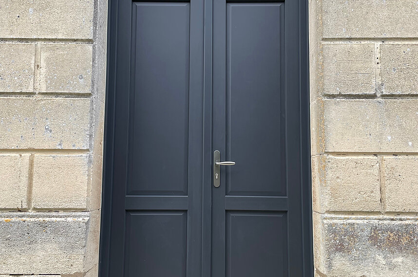 Installation d'une porte d'entrée à Jacou