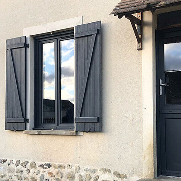 Pourquoi choisir un volet sur mesure pour votre maison à Valenciennes ?