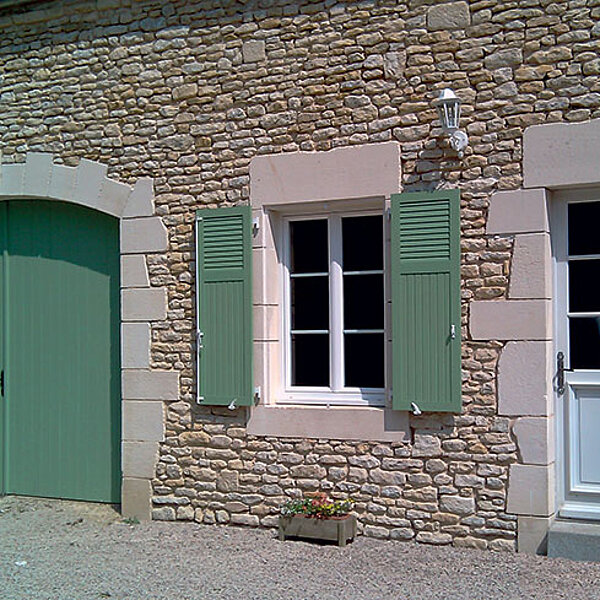 Comment choisir sa porte de garage avec Armor PVC Caudan ?