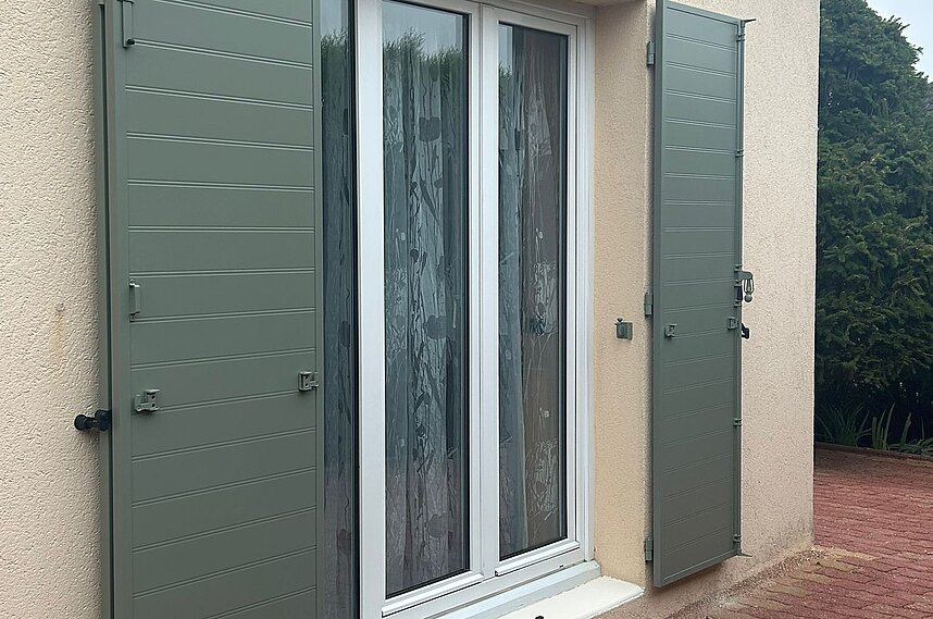 Volets battants en aluminium