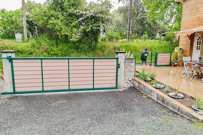 Portail en aluminium Saint-Gènes-de-Lombaud