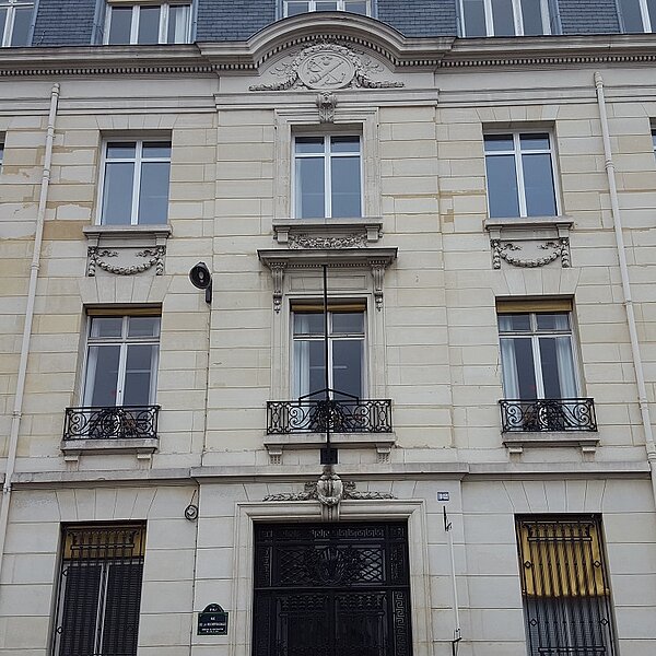 Chantier de rénovation des menuiserie fenêtres de l'Ecole Esmod rue De la Rochefoucauld, paris 9eme