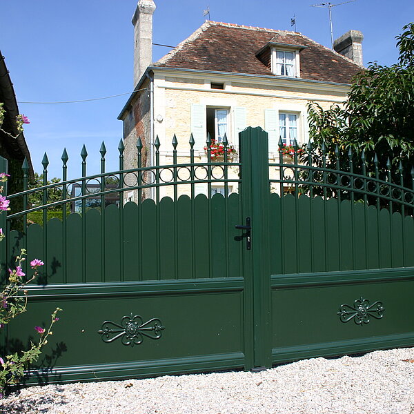 Quel portail choisir pour votre maison dans les Hauts de Seine (92) ?