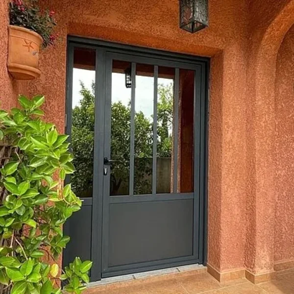 Porte d’entrée à La Ciotat : choisissez la menuiserie adaptée à votre maison