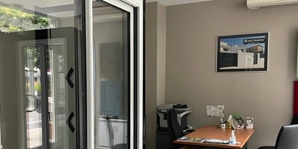 Magasin Art & Fenêtres Voisins - 1