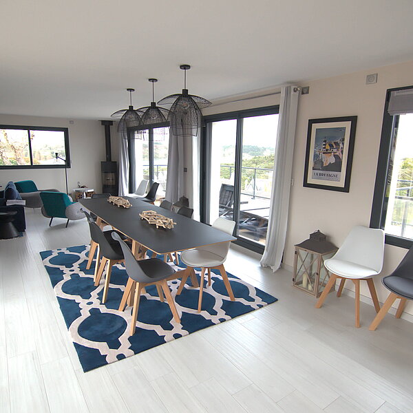 Comment un menuisier à Angers peut-il améliorer l’isolation et la sécurité de votre habitation ?