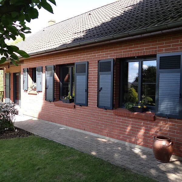 Comment protéger ses volets des intempéries et du soleil dans l’environnement méditerranéen