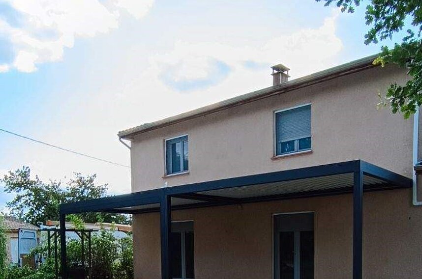 Installation d'une pergola Bioclimatique Biossun Bio 120